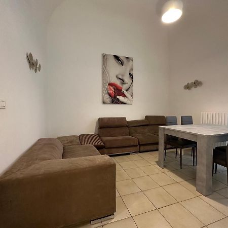 Cconforthotels Appartamento Crispi Барі Екстер'єр фото