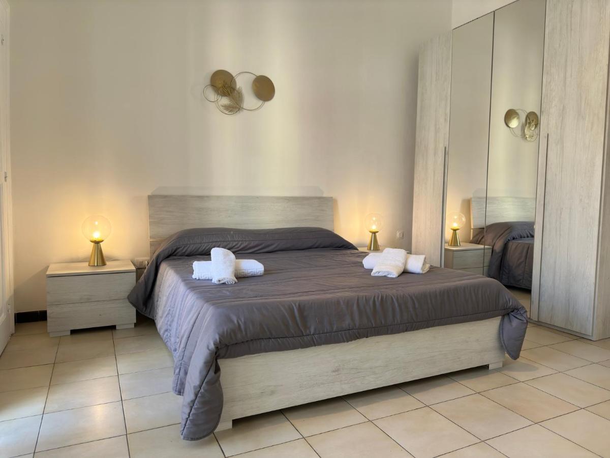 Cconforthotels Appartamento Crispi Барі Екстер'єр фото
