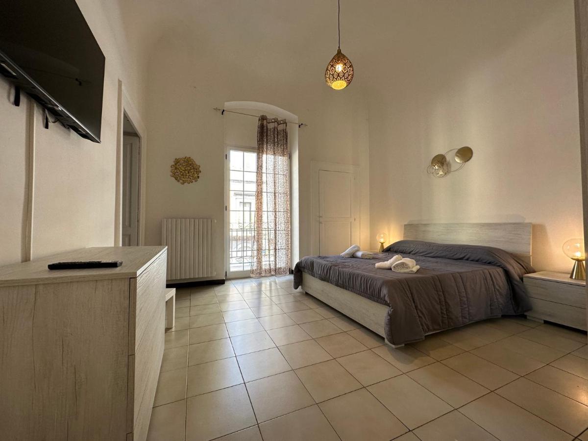 Cconforthotels Appartamento Crispi Барі Екстер'єр фото