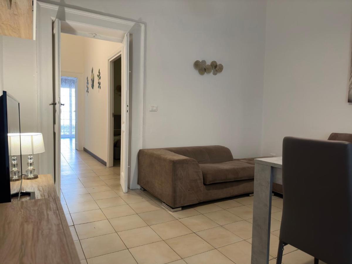 Cconforthotels Appartamento Crispi Барі Екстер'єр фото