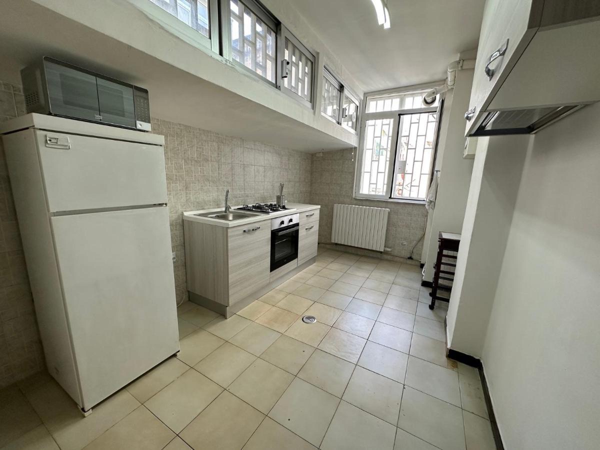 Cconforthotels Appartamento Crispi Барі Екстер'єр фото
