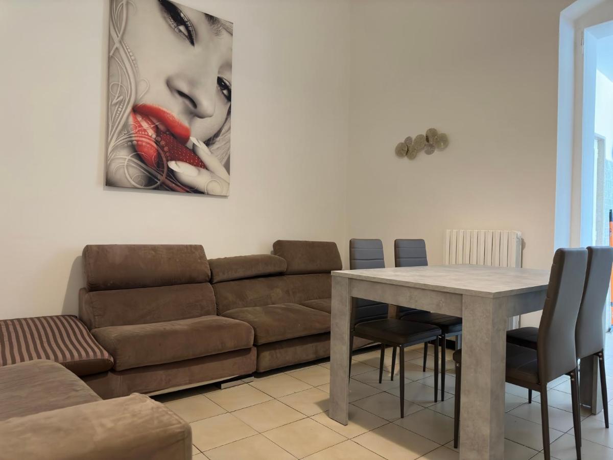 Cconforthotels Appartamento Crispi Барі Екстер'єр фото